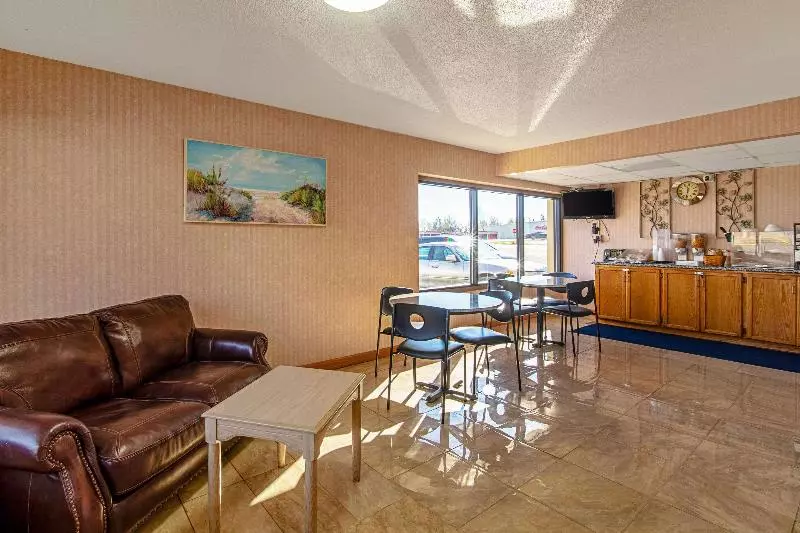 هتل Devils Lake Inn