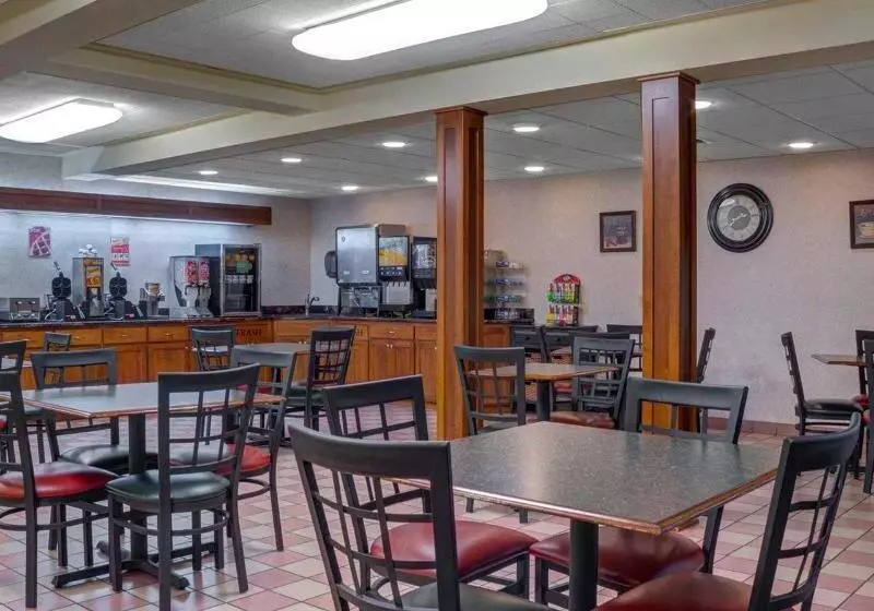 هتل Devils Lake Inn