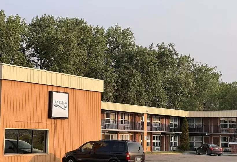 هتل Devils Lake Inn
