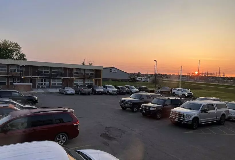 هتل Devils Lake Inn