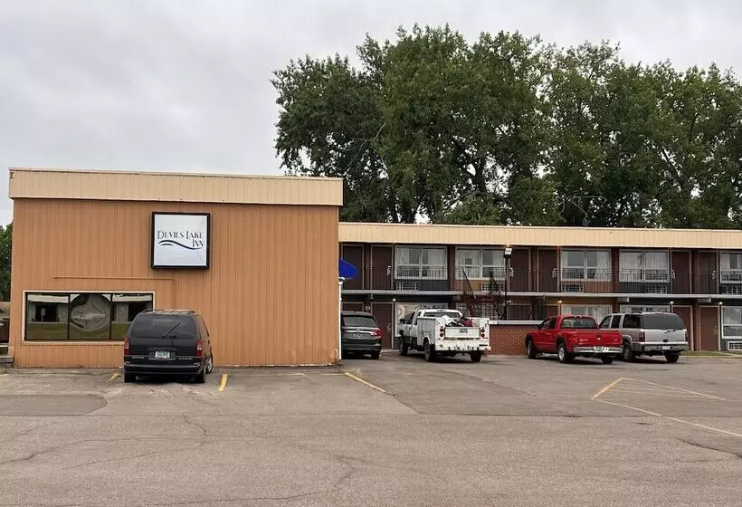 هتل Devils Lake Inn