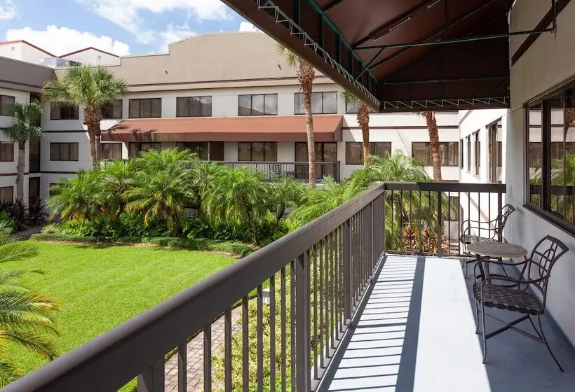 호텔 Sheraton Suites Orlando Airport