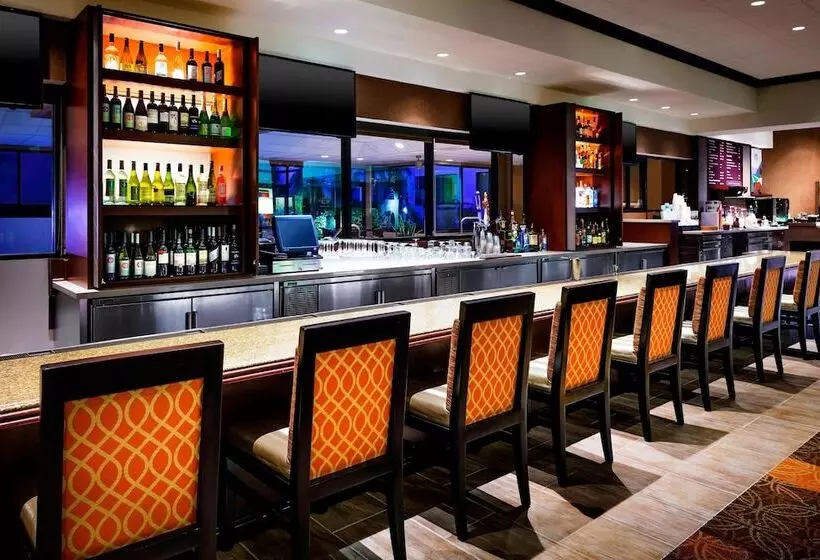 호텔 Sheraton Suites Orlando Airport