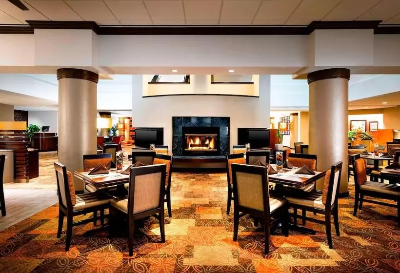 호텔 Sheraton Suites Orlando Airport