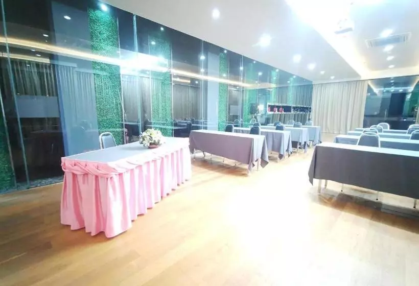 هتل Hfive Suvarnabhumi