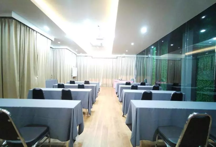 هتل Hfive Suvarnabhumi