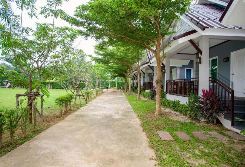 فندق B Banana Resort