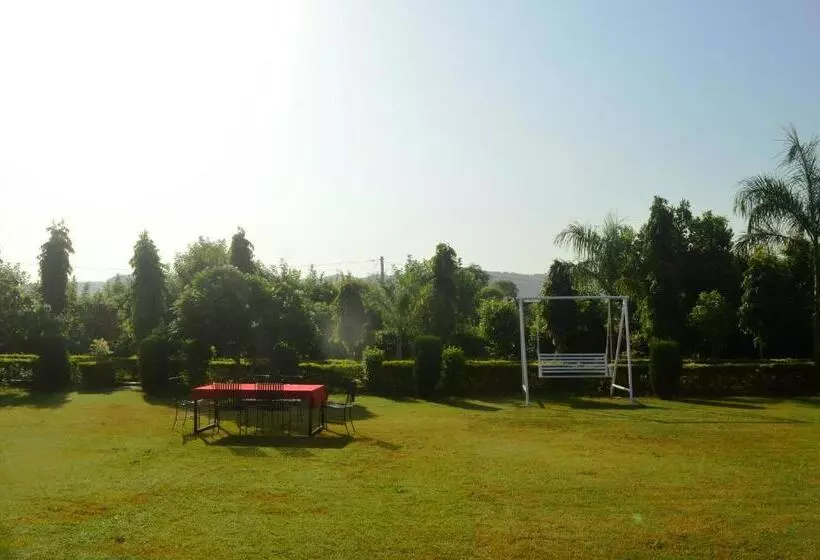 ホテル Motibagh