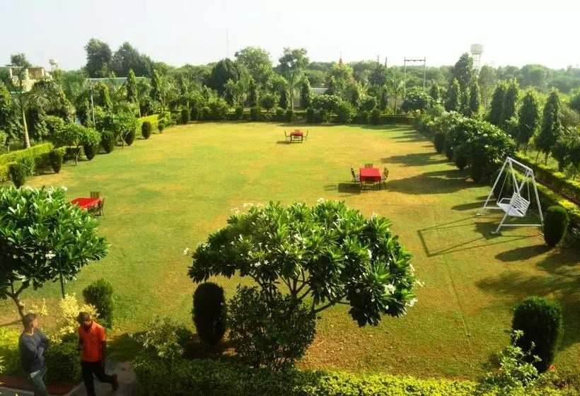 ホテル Motibagh