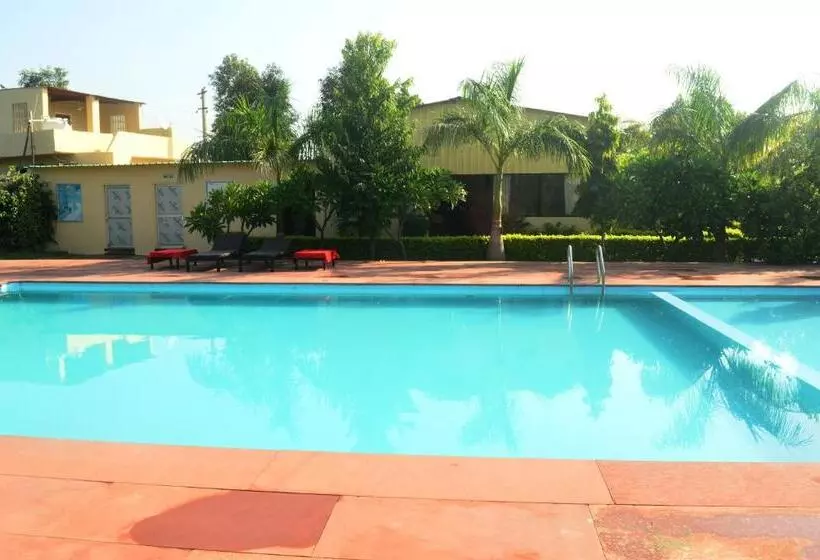 ホテル Motibagh
