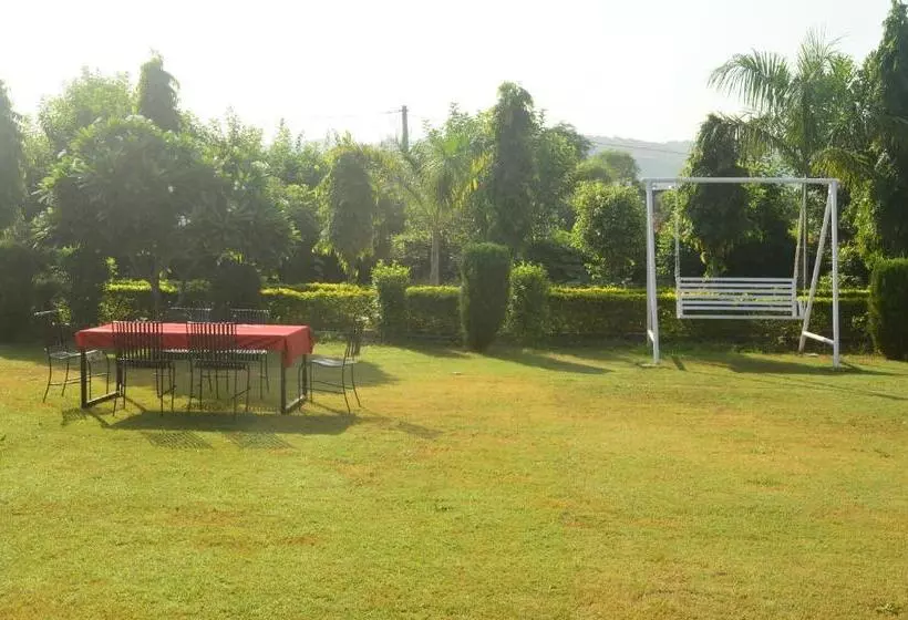 ホテル Motibagh