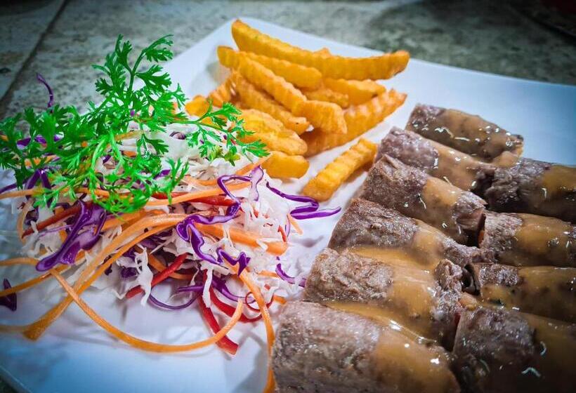 هتل Tan Son Nhat Con Dao Resort