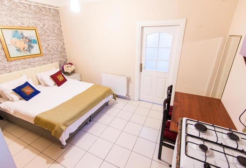 Hotel White Palace Apart  Old City