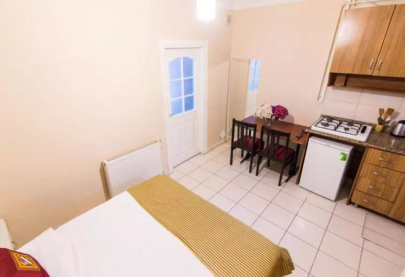 Hotel White Palace Apart  Old City