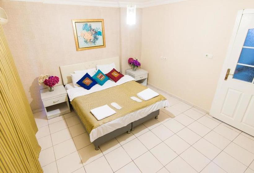 Hotel White Palace Apart  Old City