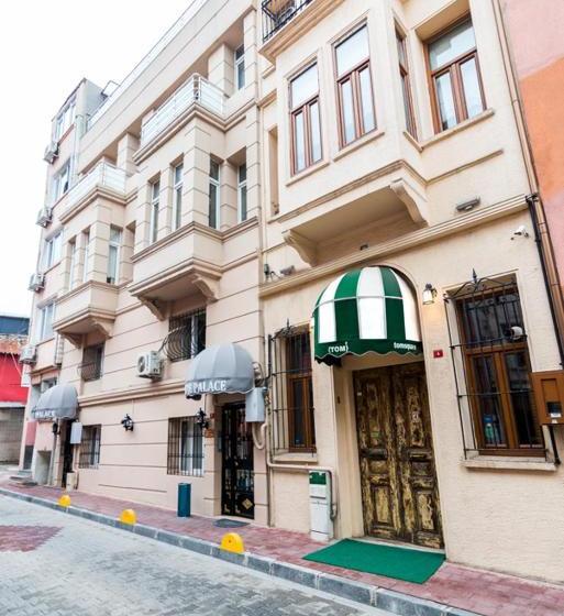 Hotel White Palace Apart  Old City