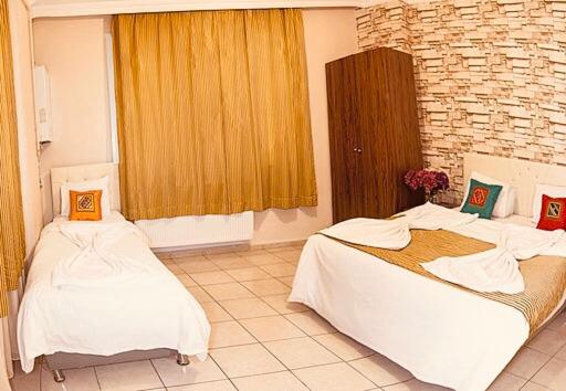 Hotel White Palace Apart  Old City