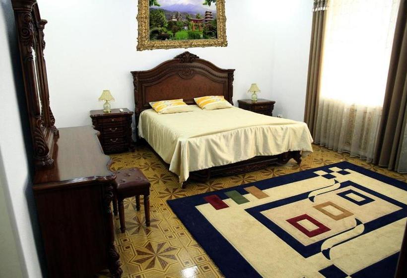 Yellow Hostel Dushanbe