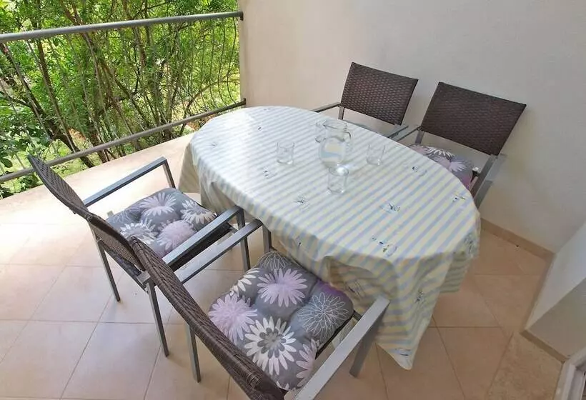 Apartments Romano 1099