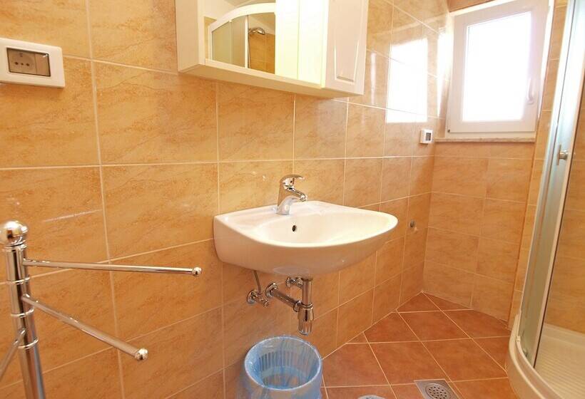 Apartments Romano 1099