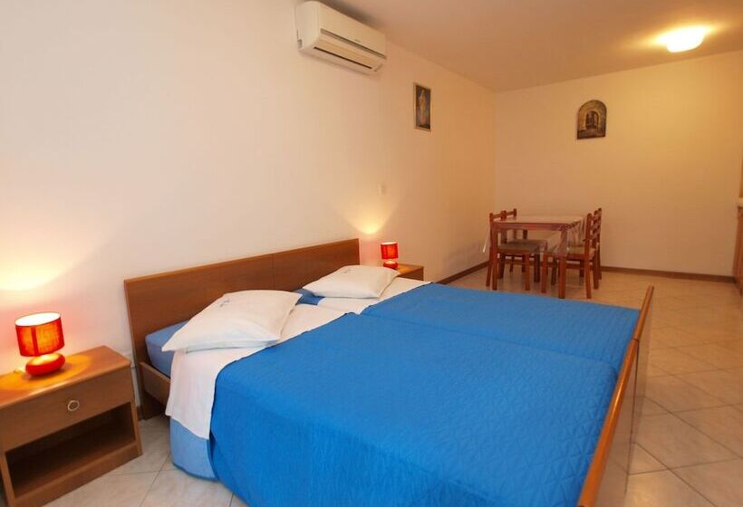 Apartments Romano 1099