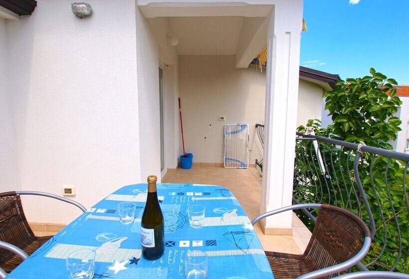 Apartments Romano 1099