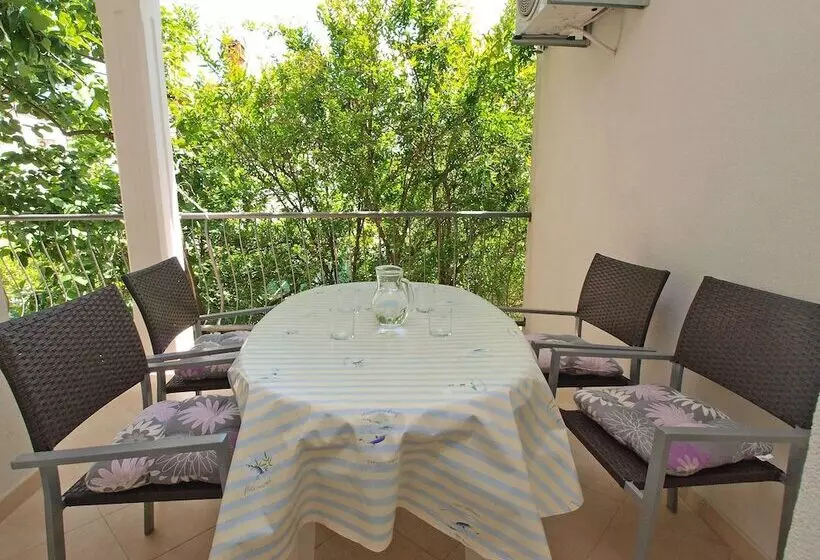 Apartments Romano 1099