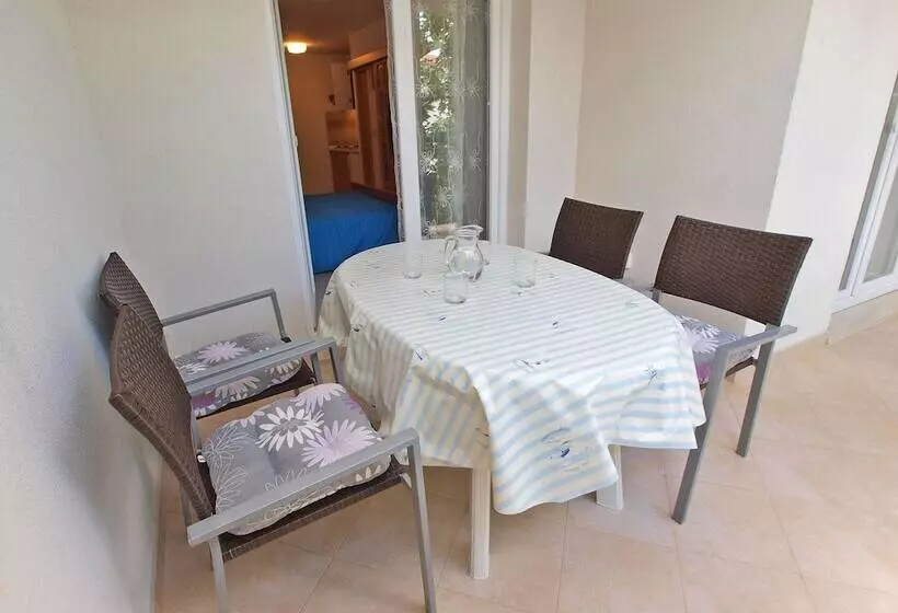 Apartments Romano 1099