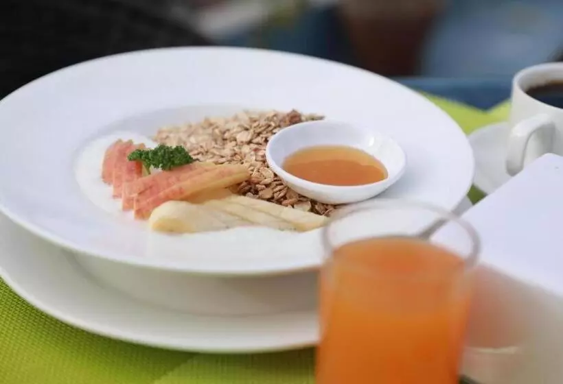 هتل Eco Tree Pvt. Ltd