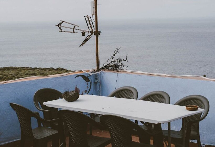 Blue Canary Hostel Adults Only