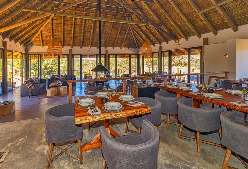 בית מלון כפרי Barefoot Addo Elephant Lodge