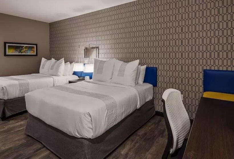 ホテル Glō Best Western Tulsa Catoosa East Route 66