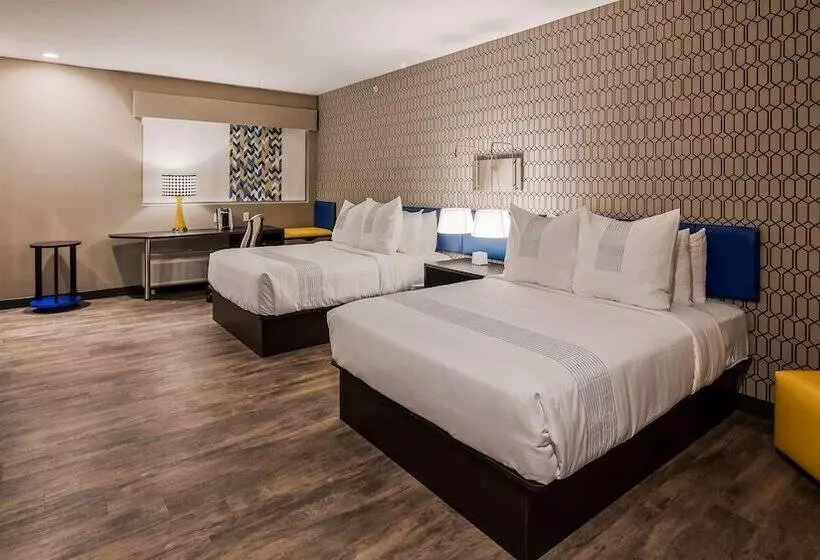 ホテル Glō Best Western Tulsa Catoosa East Route 66