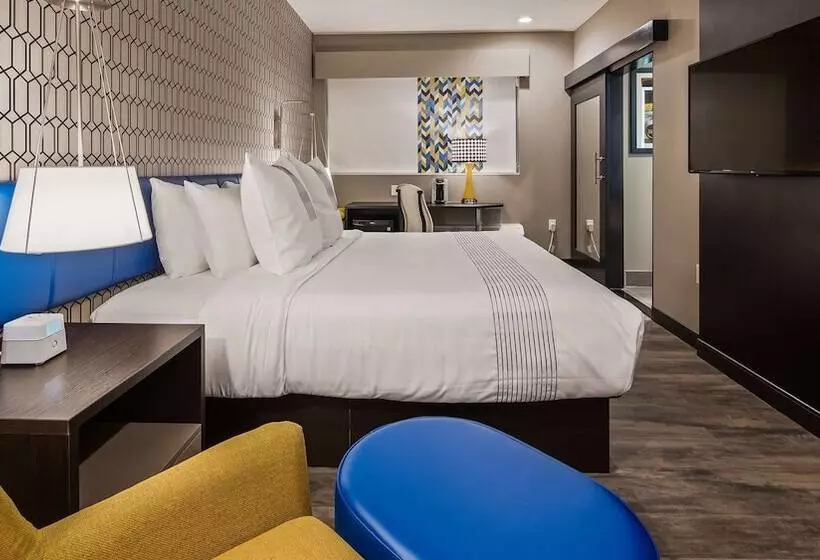 ホテル Glō Best Western Tulsa Catoosa East Route 66