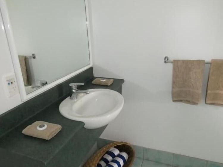 پانسیون Aroa Kainga Bungalows And Apartment