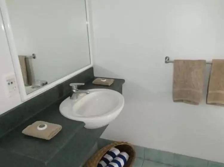 پانسیون Aroa Kainga Bungalows