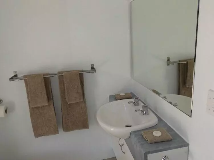 پانسیون Aroa Kainga Bungalows