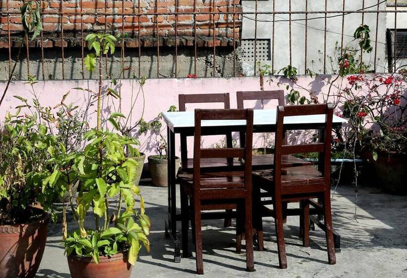 پانسیون Mitra Garden Inn