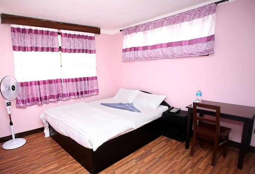 پانسیون Mitra Garden Inn