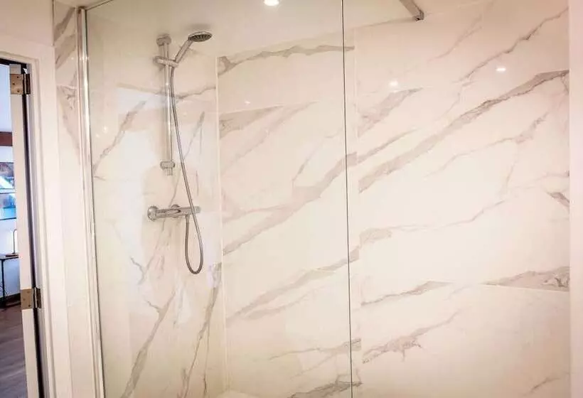 ベッドアンドブレックファースト Quartier Leonard