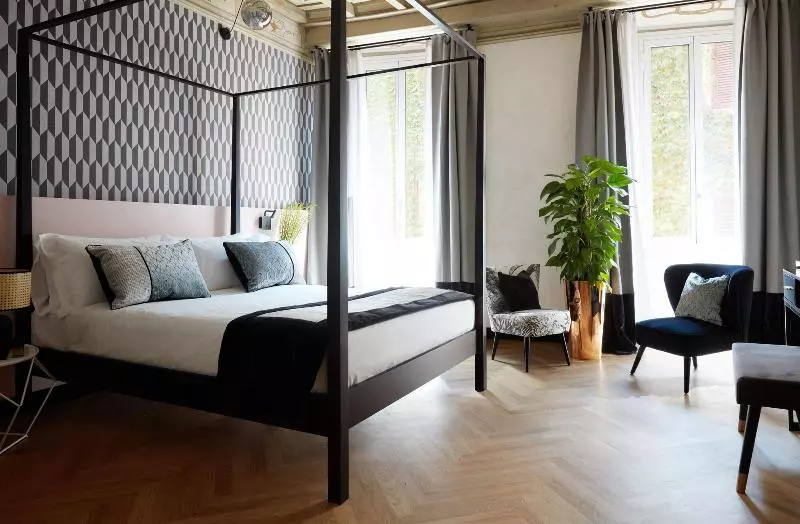 مسافرخانه Naman Hotellerie   Margutta