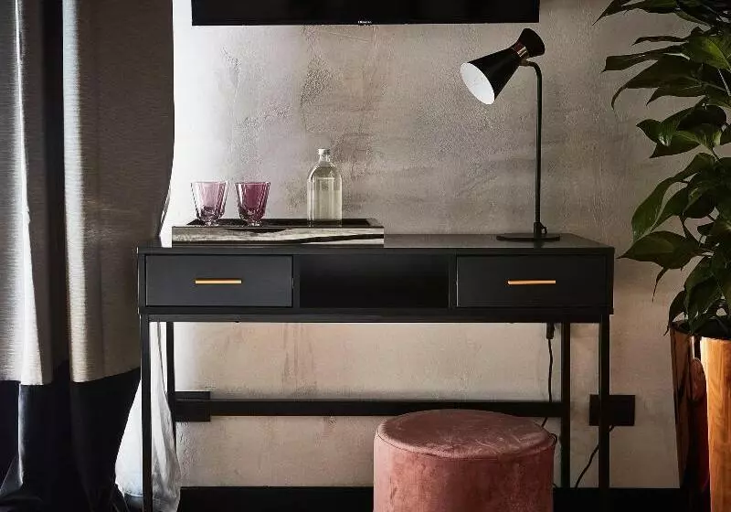 مسافرخانه Naman Hotellerie   Margutta
