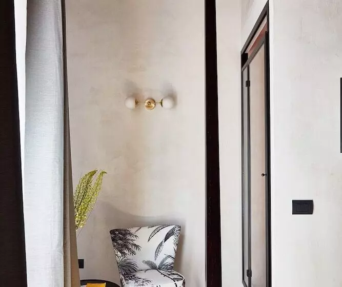 مسافرخانه Naman Hotellerie   Margutta