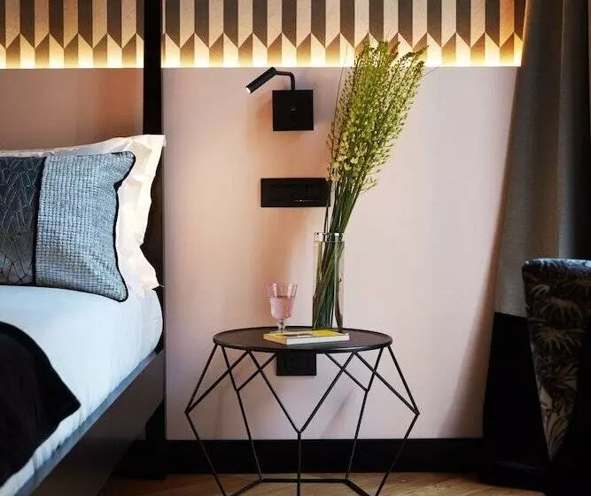 مسافرخانه Naman Hotellerie   Margutta