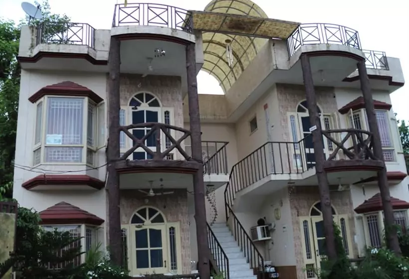 Hotelli Camp Aqua Forest