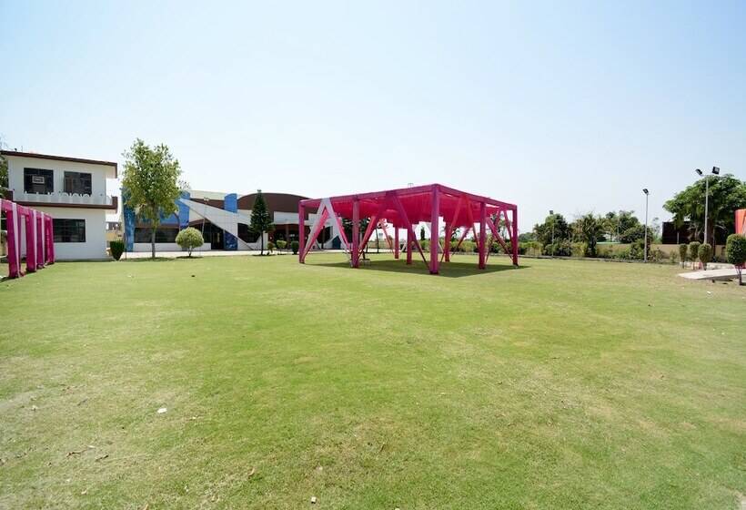 Hotel Collection O 37902 Kaler Resort