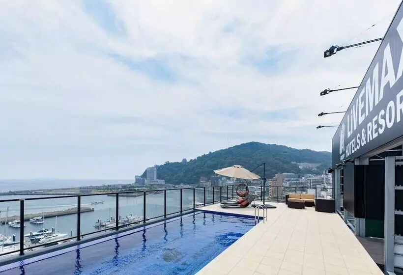 Hotelli Livemax Resort Atamiseafront