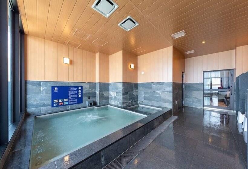 בית מלון כפרי Livemax Resort Atamiseafront