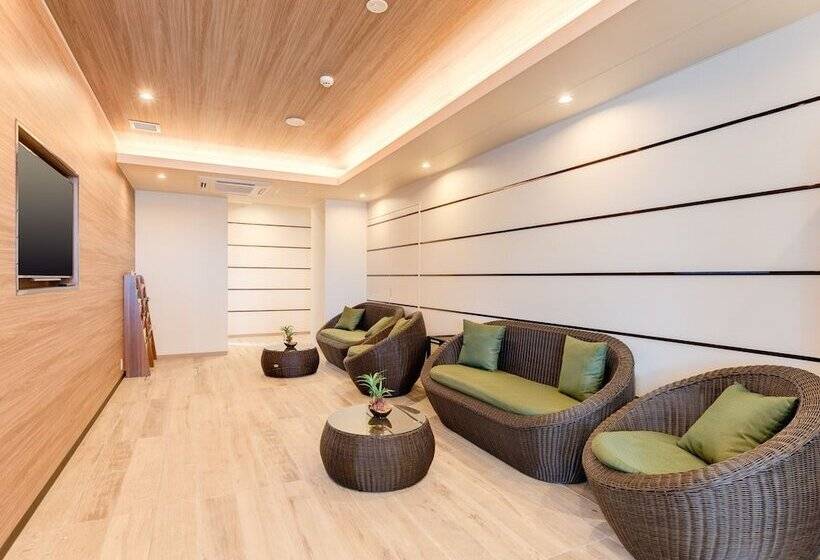 בית מלון כפרי Livemax Resort Atamiseafront