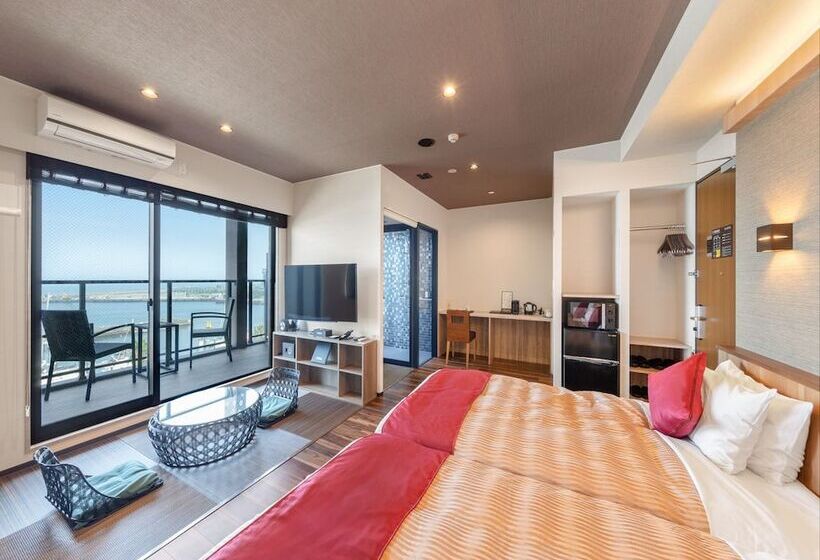 בית מלון כפרי Livemax Resort Atamiseafront